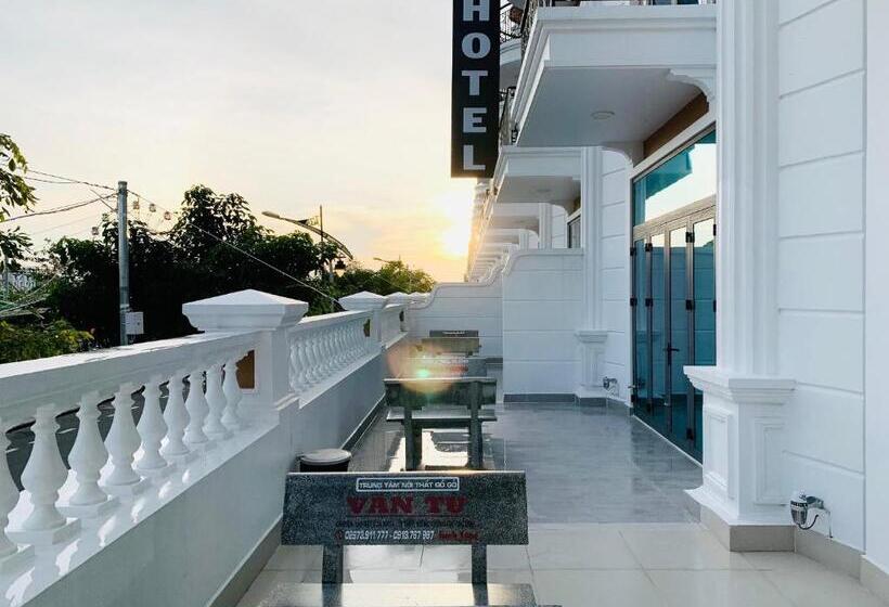 اتاق خانوادگی, Ngọc Mai