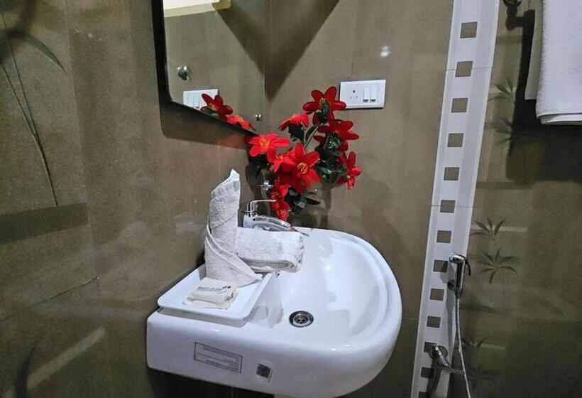 Quarto superior, Nouvella Residency