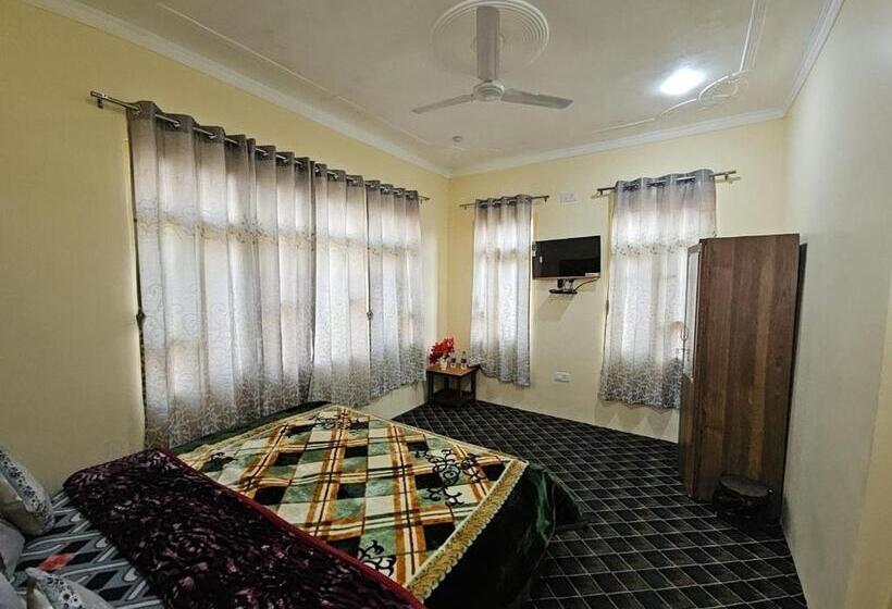 Quarto superior, Nouvella Residency