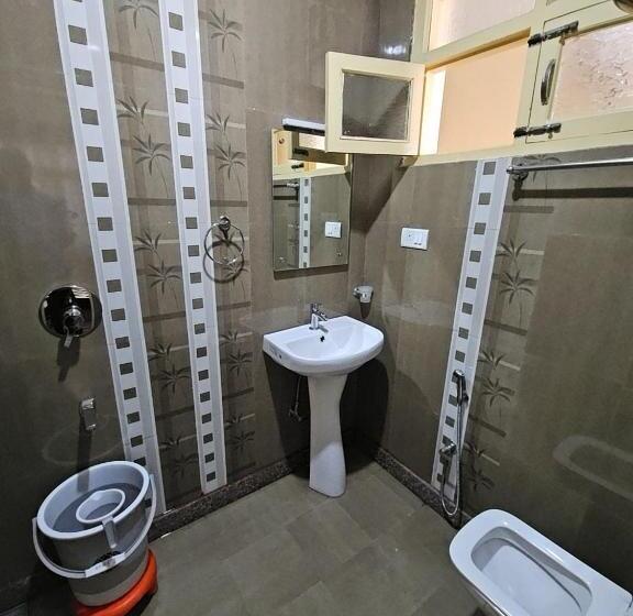 Quarto superior, Nouvella Residency