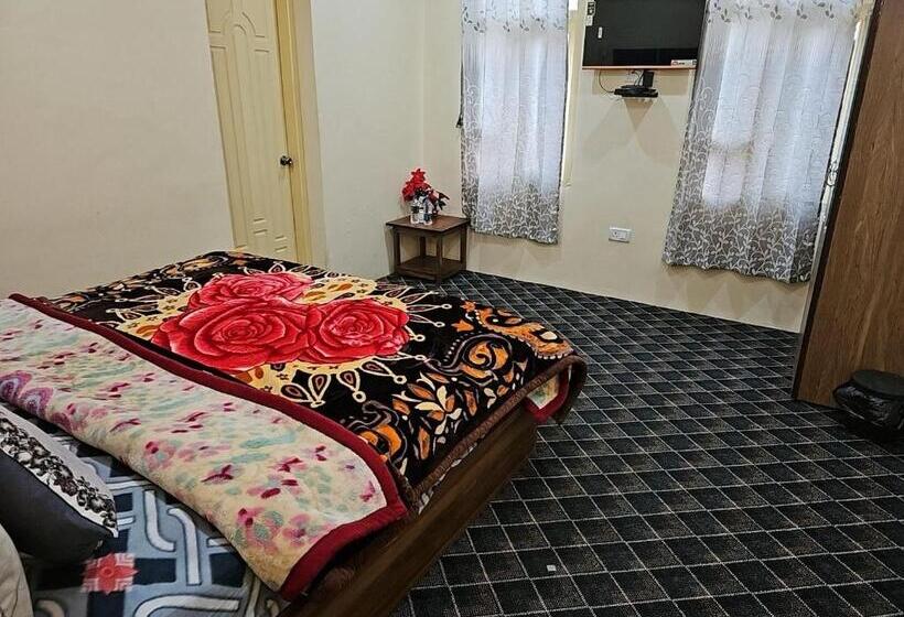 Quarto superior, Nouvella Residency