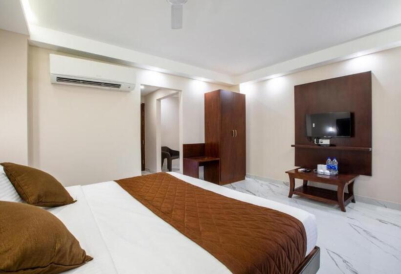 小型套房, Parkkavan Towers