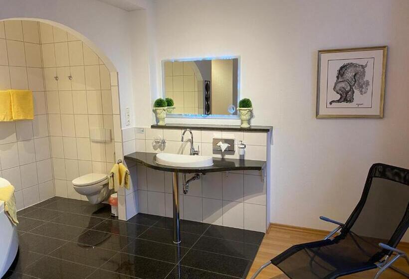 Люкс, Schlossschänke Friedenfels