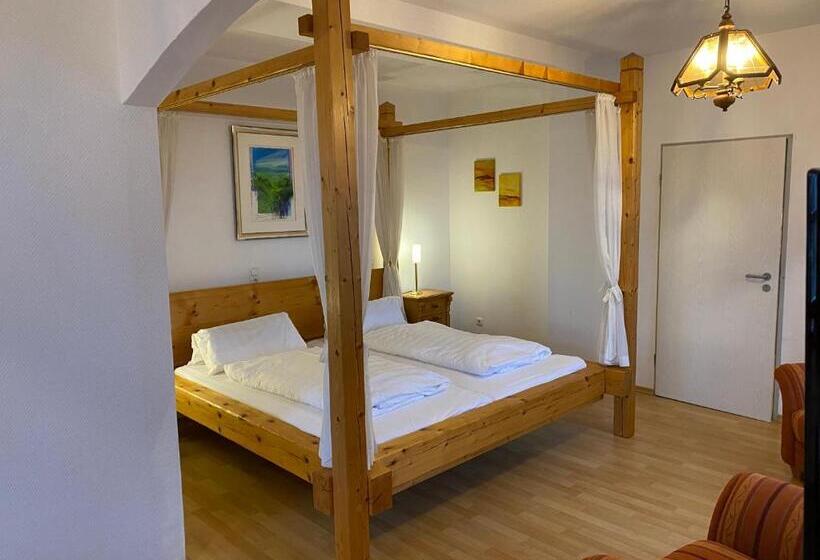 Люкс, Schlossschänke Friedenfels