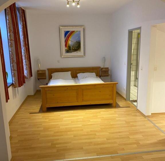 Номер Superior, Schlossschänke Friedenfels