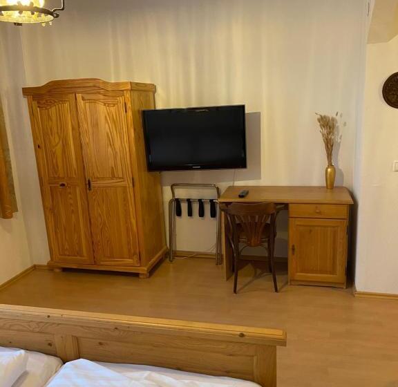 Семейный Номер, Schlossschänke Friedenfels