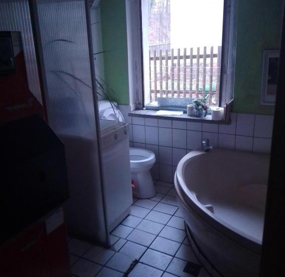 带共用浴室的标准房间, Zum Stillen Himmelbett