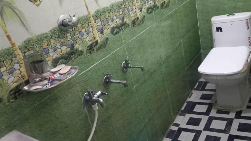 חדר קלאסי לשלושה, Oyo Mayur Hotel & Guest House