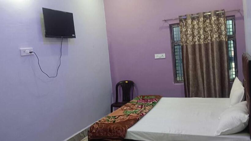 トリプルクラシックルーム, Oyo Mayur Hotel & Guest House
