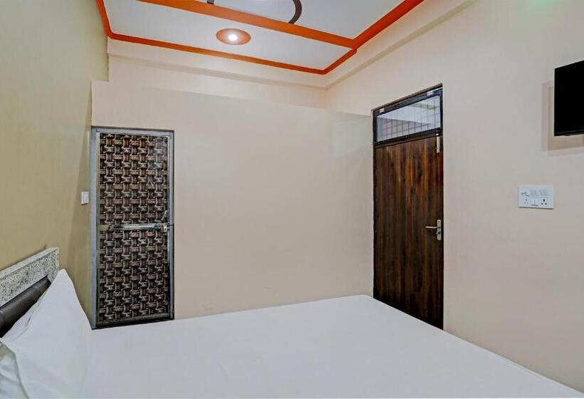 トリプルクラシックルーム, Oyo Mayur Hotel & Guest House