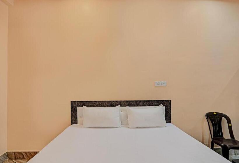 חדר דלוקס לשלושה, Oyo Mayur Hotel & Guest House