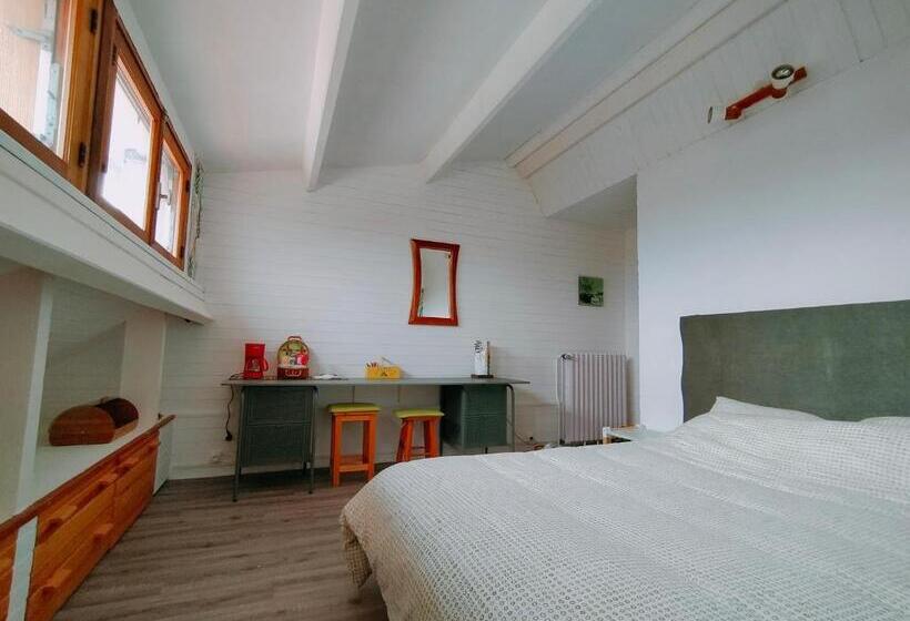 Номер Стандарт Вид на Сад, La Pause Vélo Gite D étape