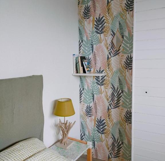 Номер Стандарт Вид на Сад, La Pause Vélo Gite D étape