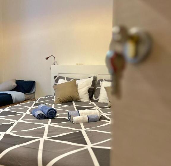 اتاق استاندارد سه نفره, Residence Zar 4