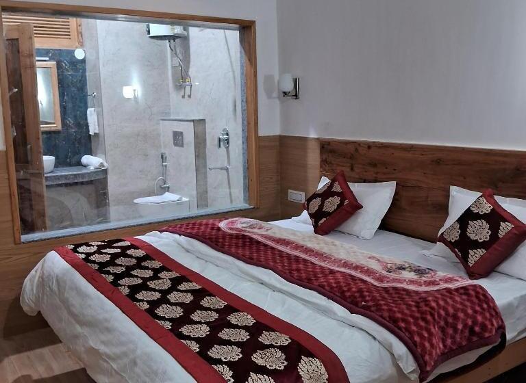 اتاق استاندارد با بالکن, Joginihills Premium Rooms Manali