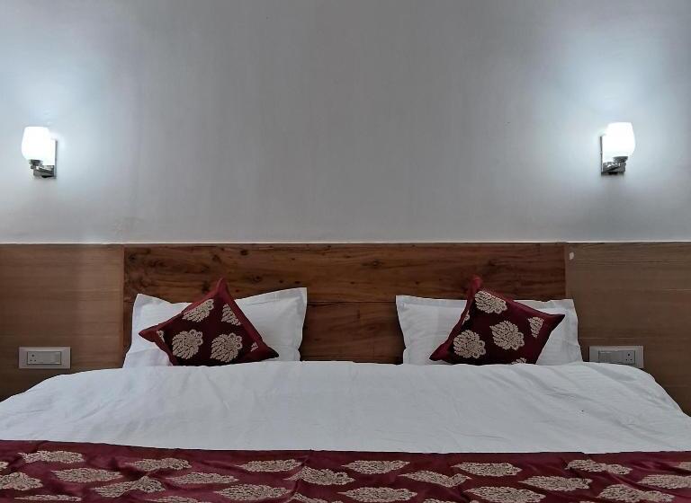 اتاق استاندارد با بالکن, Joginihills Premium Rooms Manali