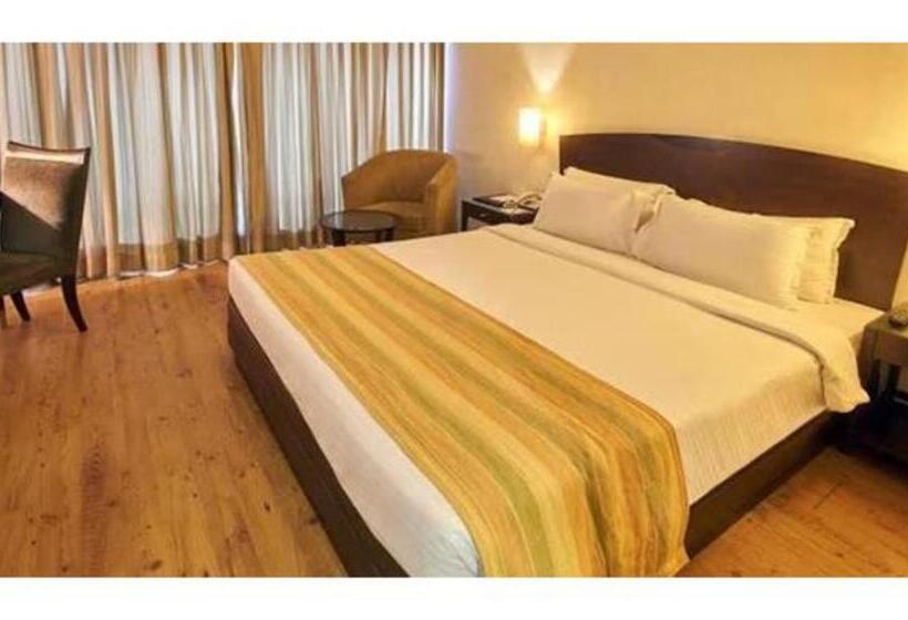 行政三人间, Fabhotel Prime Centurion