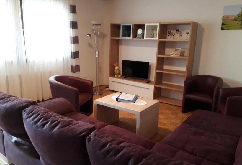 Дом 4 Спальни, Bauernhofpension Büchsenschütz