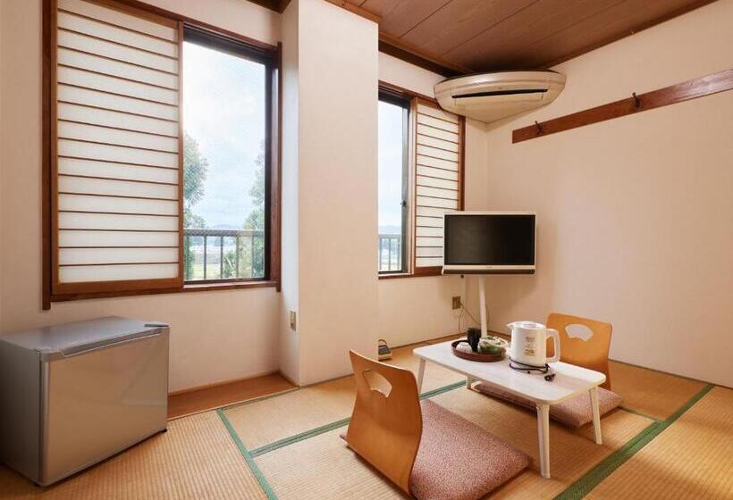 غرفة قياسية حمام مشترك, Hayamasou