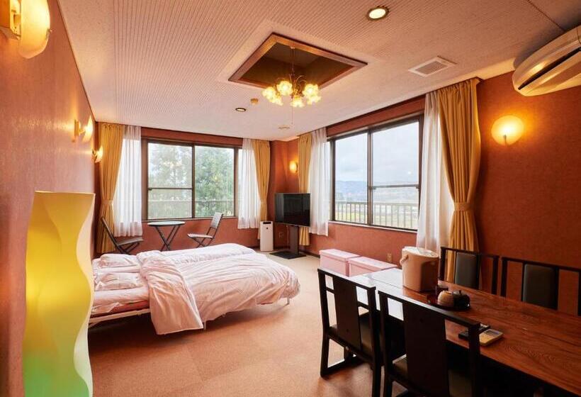 غرفة قياسية ثلاثية حمام مشترك, Hayamasou