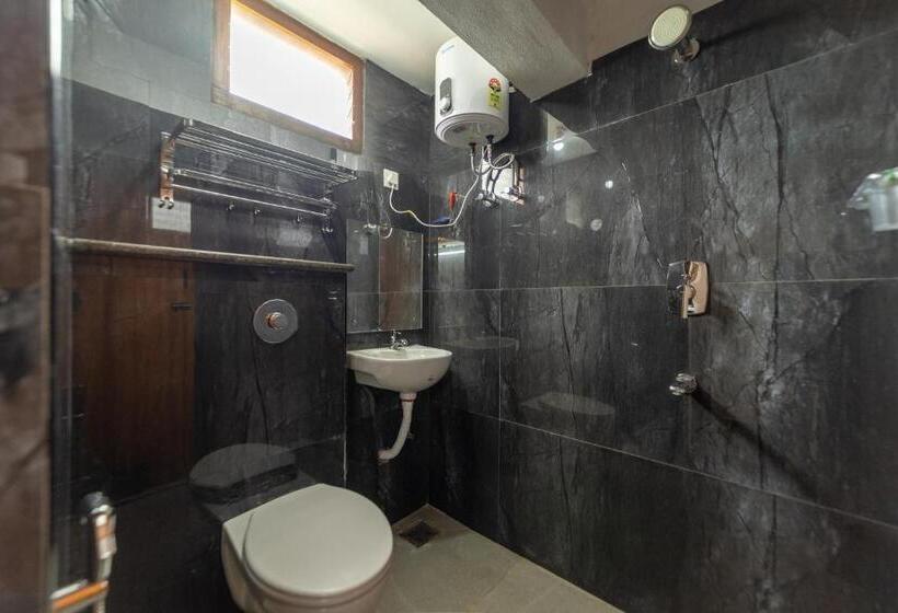 اتاق استاندارد سه نفره, Lax Residency, White Town, Pondicherry