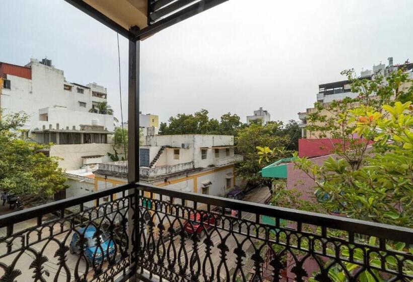اتاق لوکس با بالکن, Lax Residency, White Town, Pondicherry