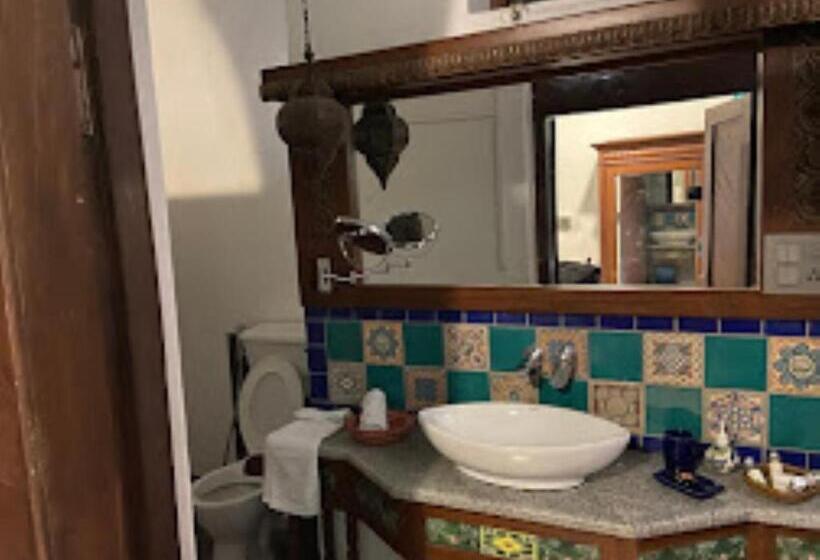 غرفة ديلوكس, Madhav Bagh   Royal Heritage Stay , Vadodara