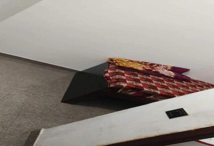 Трехместный Номер Классика, Oyo Rahi Guest House