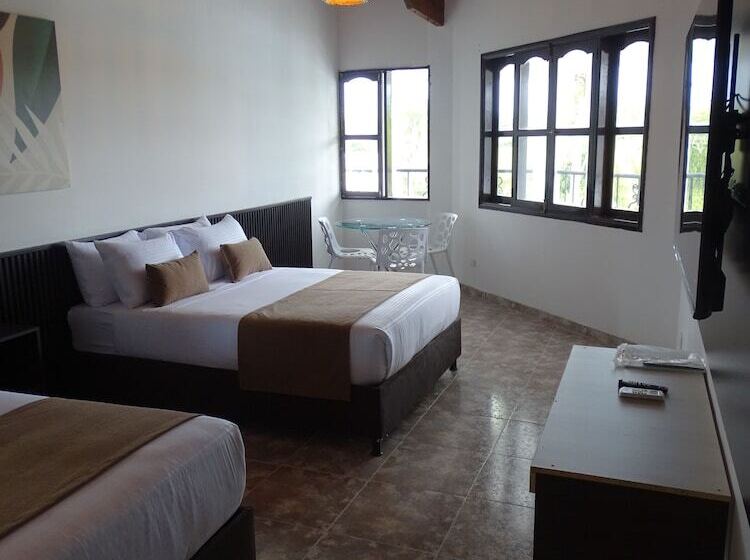 4인용 수피리어 룸, Palmas De Alcalá