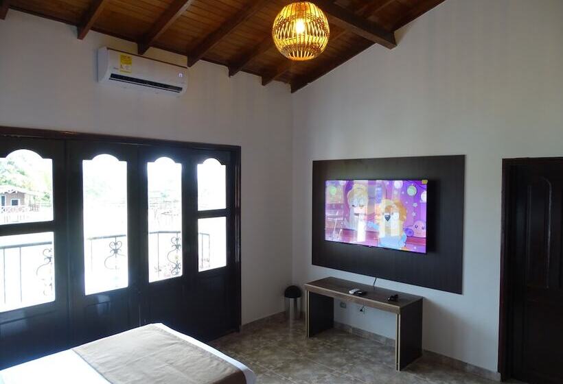 패밀리 룸, Palmas De Alcalá