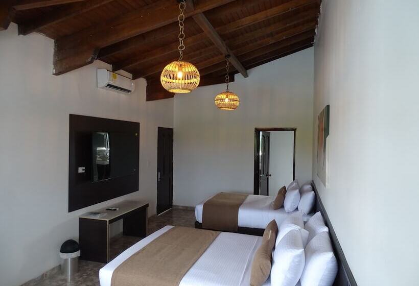 4인용 수피리어 룸, Palmas De Alcalá