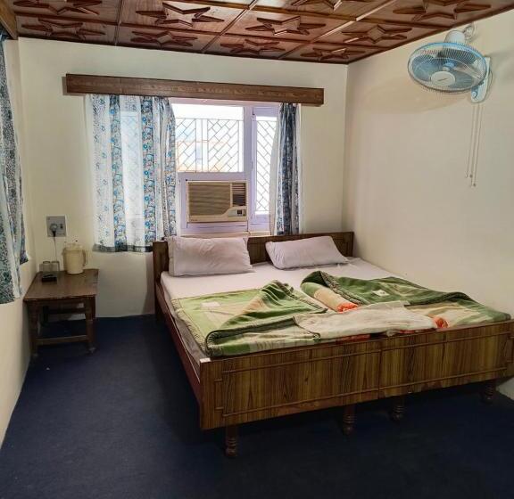 豪华房间, Shivom