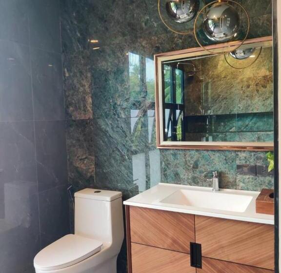 غرفة قياسية, The Willow Phangan