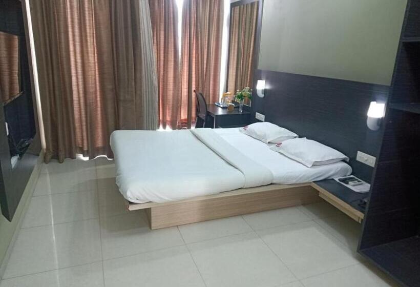 Quarto Premium, Vits Select Grand Inn, Ratnagiri