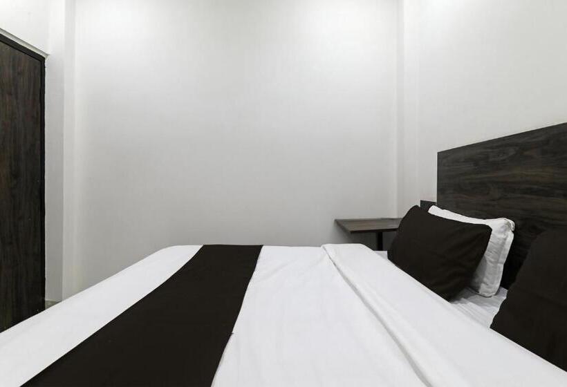 트리플 클래식 룸, Golden Inn