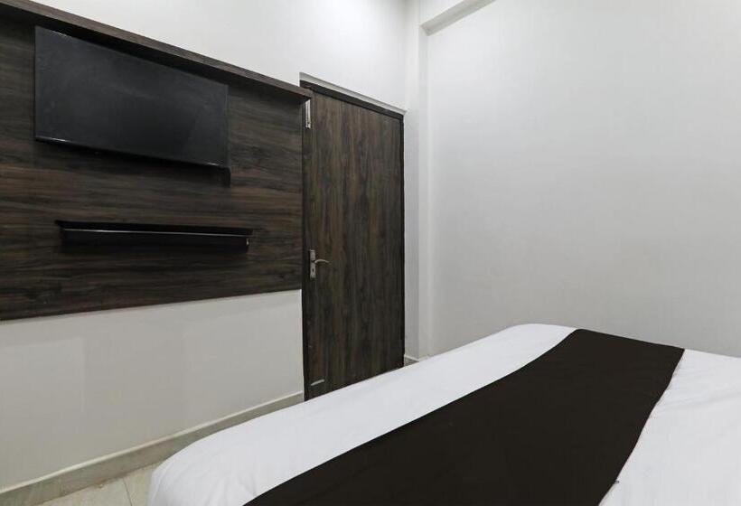 트리플 클래식 룸, Golden Inn