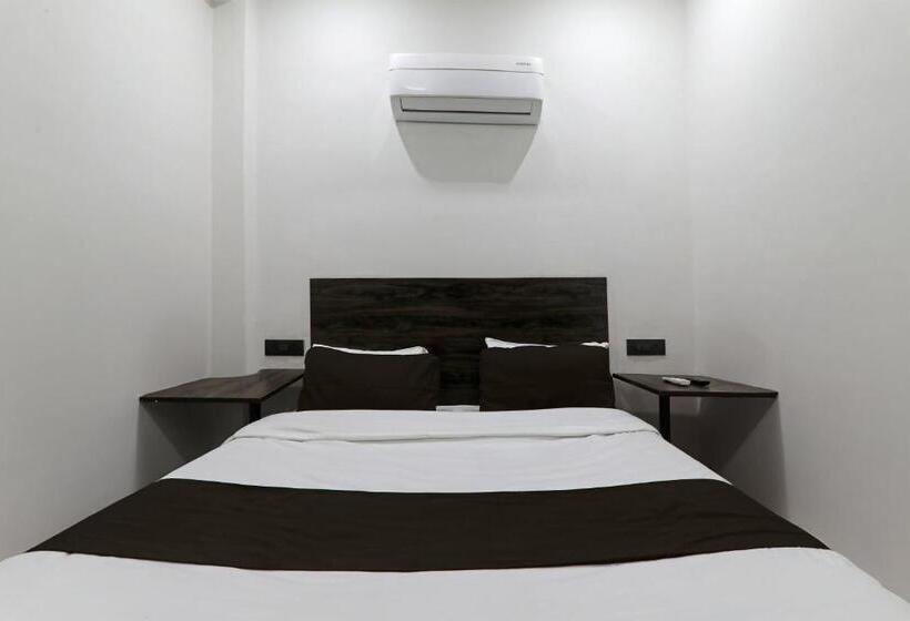 Трехместный Номер Классика, Golden Inn