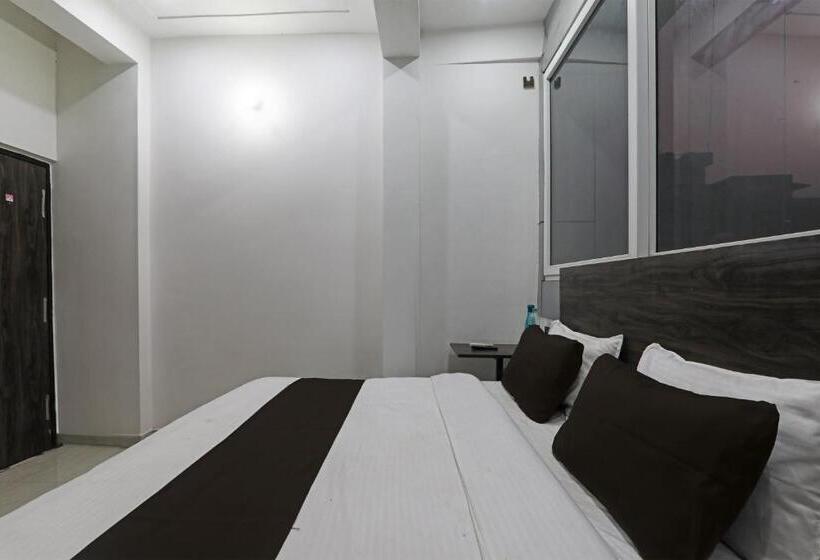 트리플 클래식 룸, Golden Inn