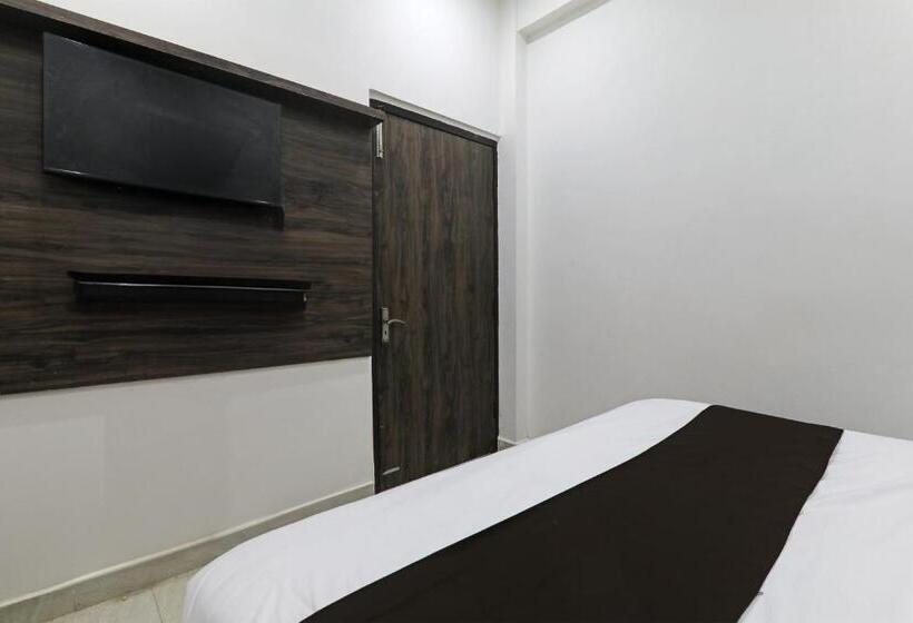 Трехместный Номер Классика, Golden Inn