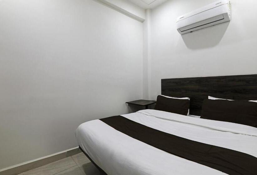 트리플 클래식 룸, Golden Inn