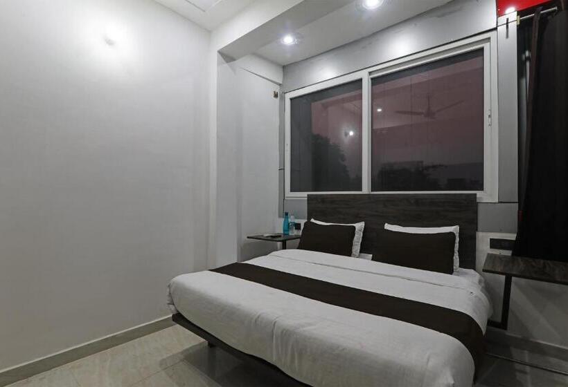 트리플 클래식 룸, Golden Inn