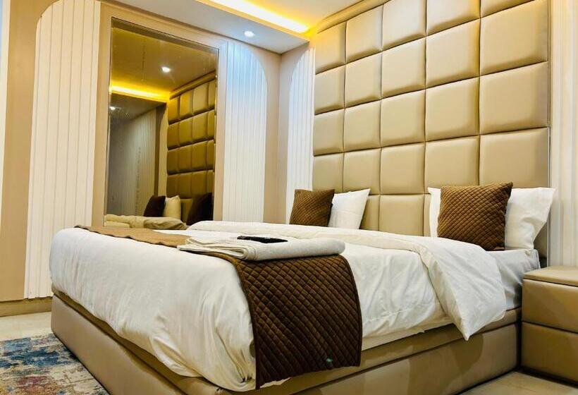 Quarto Deluxe, Bob Adventures