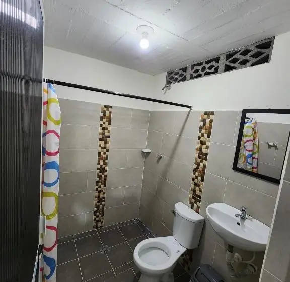 スタンダードルーム, Hostal Shelter La Perla   San Luis, Antioquia, Colombia