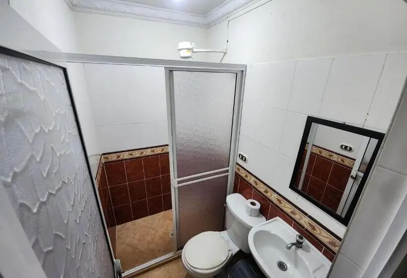 バス共有のスタンダードルーム, Hostal Shelter La Perla   San Luis, Antioquia, Colombia