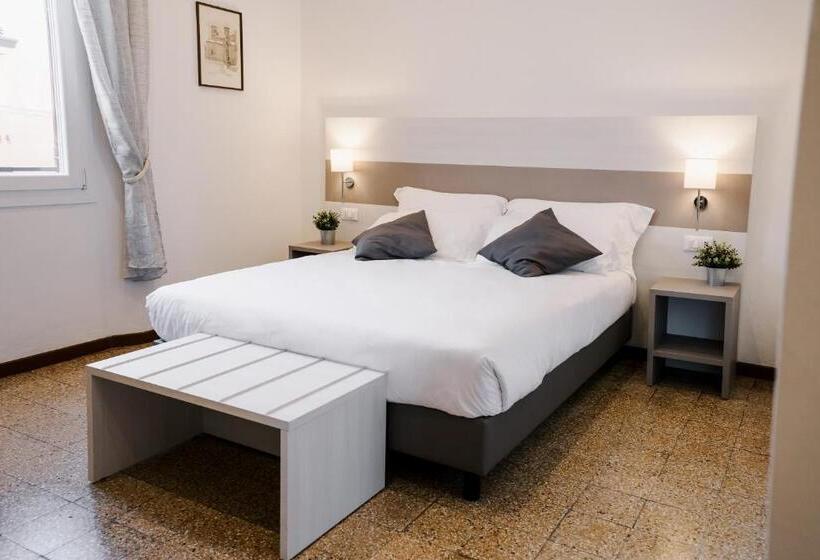 غرفة سوبيريور مطلة على المدينة, Lamì Room & Apartment