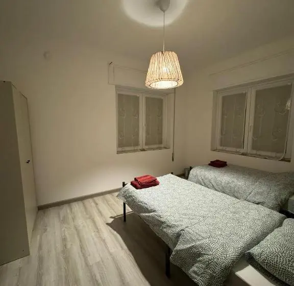 تختخواب در اتاق مشترک, Lavanda House