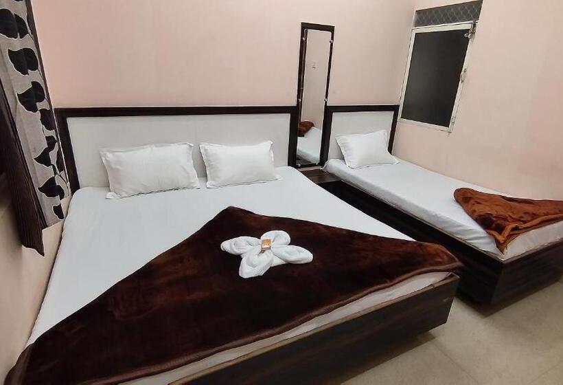 スタンダードトリプルルーム, Shree Govindam Guest House