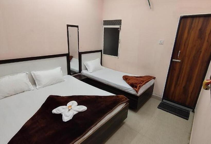 スタンダードトリプルルーム, Shree Govindam Guest House