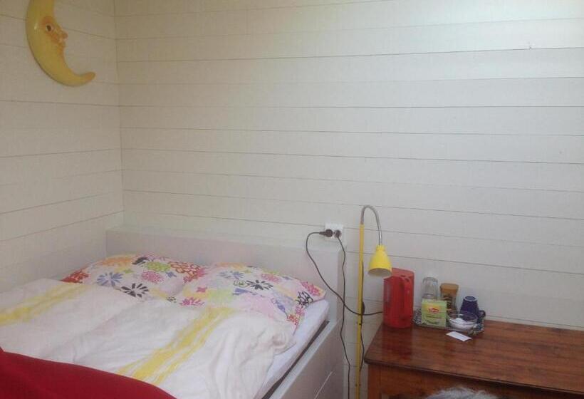 اتاق استاندارد با سرویس بهداشتی مشترک, Tinebua Basecamp Senja