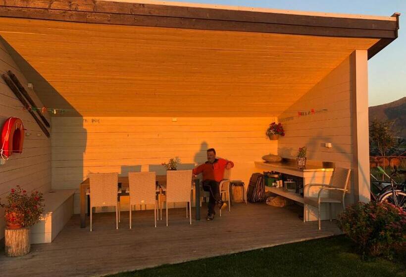 اتاق استاندارد با سرویس بهداشتی مشترک, Tinebua Basecamp Senja